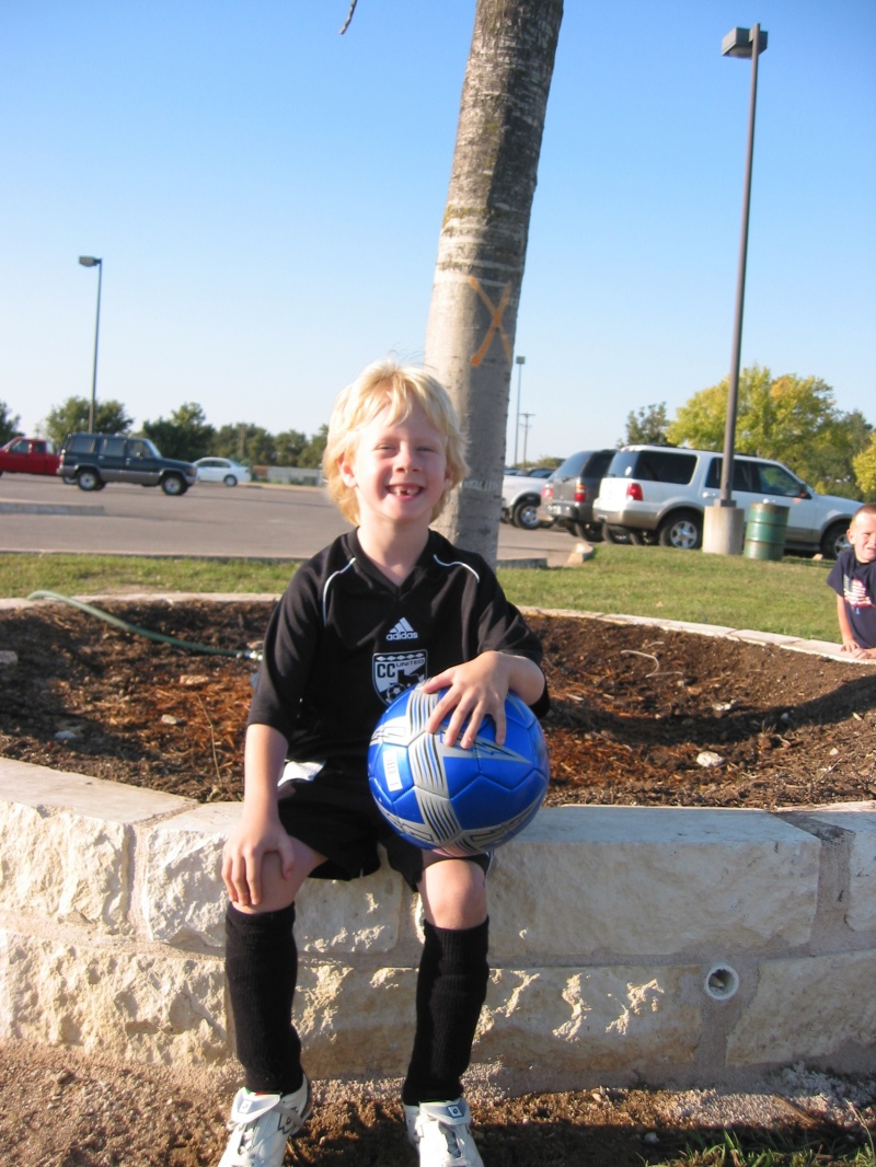 2005/10 October/Soccer Pics/800x600_IMG_2400.JPG